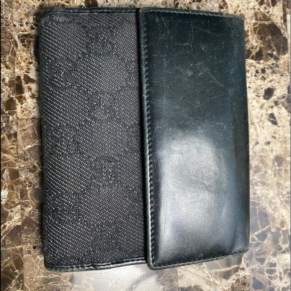 used gucci wallet